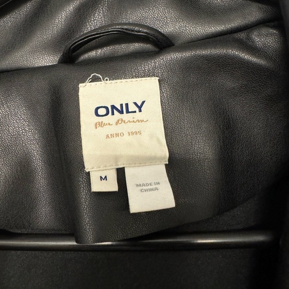 Cropped Leather Black Jacket - Picture 4 of 4